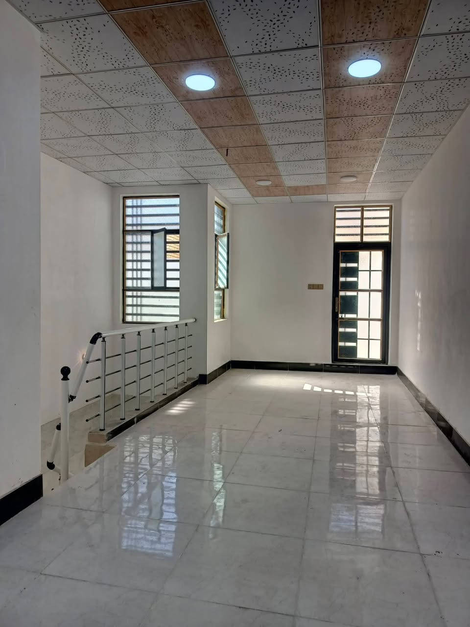 ياالله 

 مستعجل مستعجل مستعجل مستعجل مستعجل مستعجل مستعجل مستعجل 

بيت للبيع حي ميسان قطاع 22ع مشتل مساحه 100متر يحتوي على غرفه وصاله واستقبال ومطبخ وصحيات والطابق الثاني يحتوي على غرفه وصاله وصحيات صب كونكريت ارضيه مرمر جدران سيراميك سقوف جبسن بورد شغل درجه اولى 

السعر خاص 

للاستفسار والمعلومات الاتصال بنا ع الارقام التاليه 

***********

***********

***********

او مراجعه مكتب ألروان للوساطه العقاريه والمقاولات العامه 

عنوان المكتب حي ميسان ع الشريط قرب صيدليه الشراع 

عندك بيت عرصه للبيع راسلنه وات ساب وتدلل
