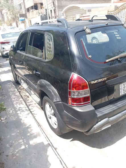 السلام عليكم توسان 2009 خليجي
 سيارة بأسمي الرقم بغداد حلو (اربع ارقام) دولي مشروع وطني- هزة جديدة
 سيارة خير من الله واحلى من الصور جاهزة وترايك وين ما يعجبك
بيها قطعة واحدة صبغ بس البنيد بسبب جراد بدون تبديل{ السونار مرفق مع الصور بالمنشور} 
 كير /محرك/ تبريد /صدر خلفي امامي/ تخم تاير ويلكم/ دوشمة نظيفة كله بشكل ممتاز 
المواصفات:  المحرك اربعه سلندر- دوش المرغوب
 الداخل مالتها اسود 
مكاني بغداد
 السعر المطلوب ١١٠ ورقة وبيها مجال للشراي
للاستفسار التواصل على الرقم ***********
