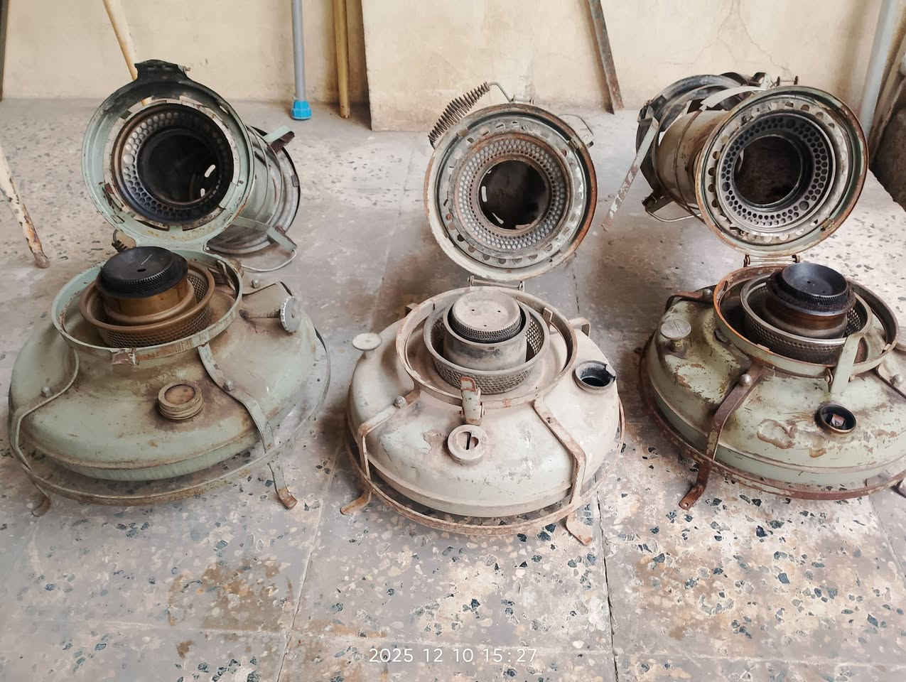 للبيع الثلاثه ٥٠ الف موضحين نضافتم بالصور للتواصل على الرقم ***********
