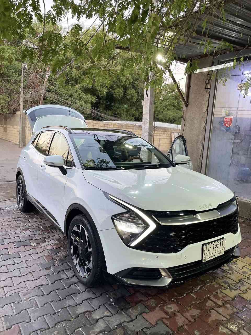 السلام عليكم
سبورتج 2023 للبيع السياره مكفوله كفاله عامه 

رقم بغداد بأسمي الدولية  ماشيه 37 ألاف 

فول مواصفات 

بصمه تشغيل

بانوراما

تدفئة بالكراسي الامامية

كراسي كهربائية ⚡️ 

حساس امامي خلفي 

لايت زنون 

بك لايت Led 

شفتات ستيرن 

تحكمات ستيرن 

شاحن واير ليس 

شاشه متصله 

مكينه 2000 دوش 

ويل 19

للاستفسار ***********
