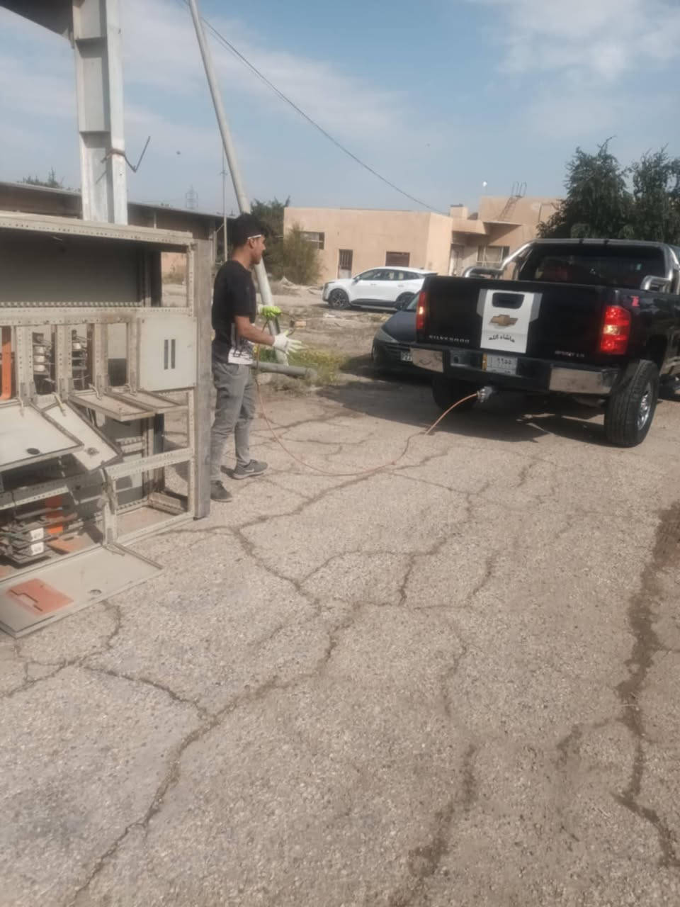 سلام عليكم رمضان كريم بسسب الوعود الكاذبة سيارة جاهزة من كلشي سلفادور موديل ١١ رقم بغداد مميز محرك ٦ يعني ٤٣٠٠ كير ٧٠٠ سيارة مصبوغة عام بل خارج عارضهة ١٣٥ وبيهة مجال رقم *********** بي واتساب اتصل ودلل
