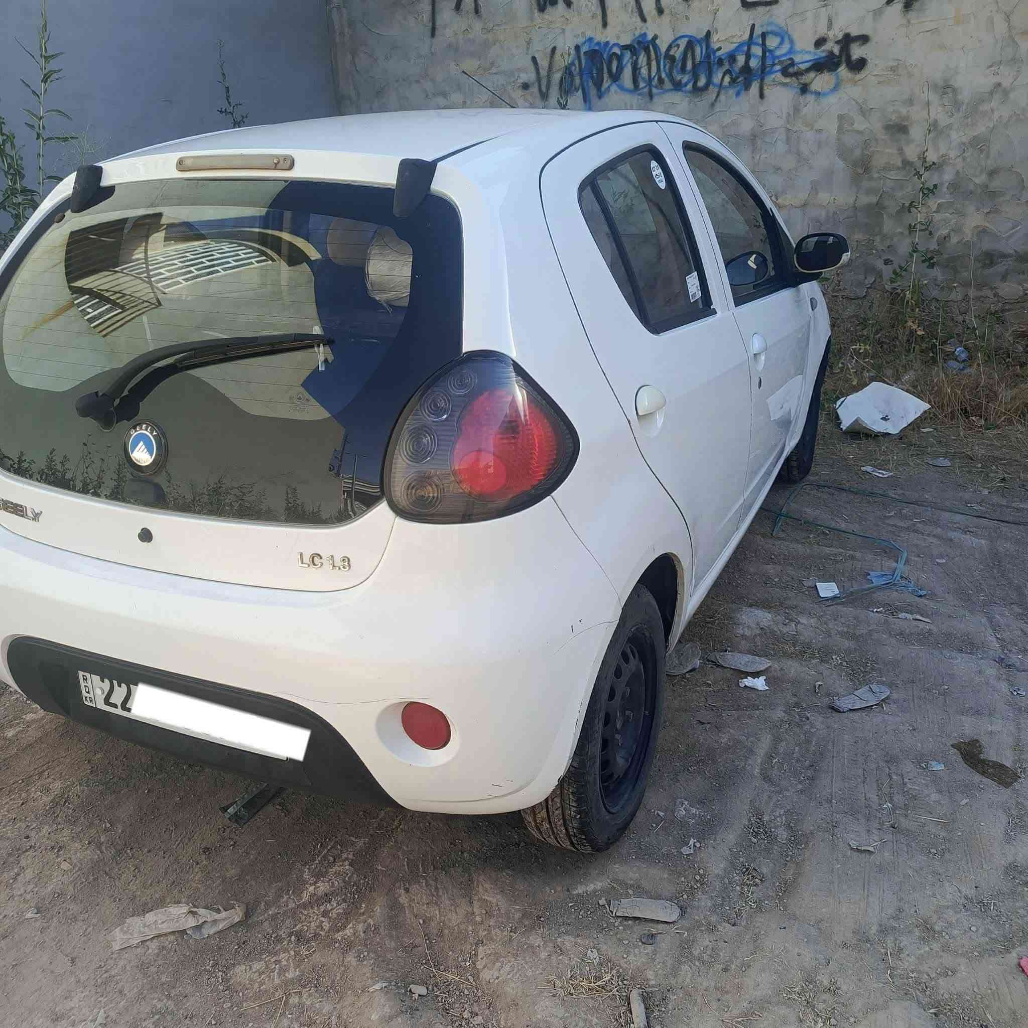 نوع السيارة: جيلي (Geely)
الفئة: LC 1.3 (باندا)
​حجم المحرك: 1.3 لتر (اقتصادي جداً بالوقود)
​الرقم: أربيل
​اللون: أبيض
موديل 2014 
كير توماتيك
للتواصل الاتصال على الرقم ‏‪***********‬‏ ‏‪
