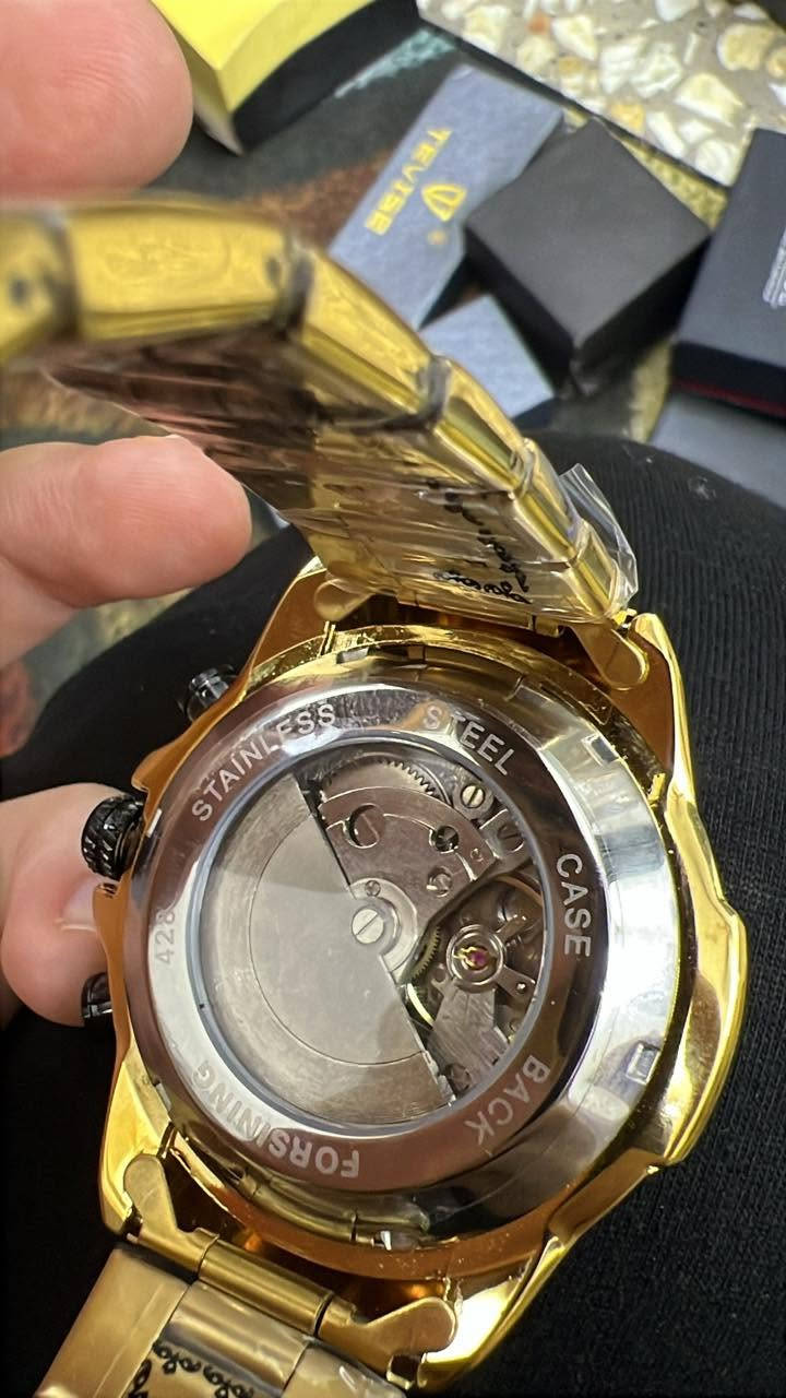 ساعة FORSININGالسعر 75 الف 
للاستفسار ***********

