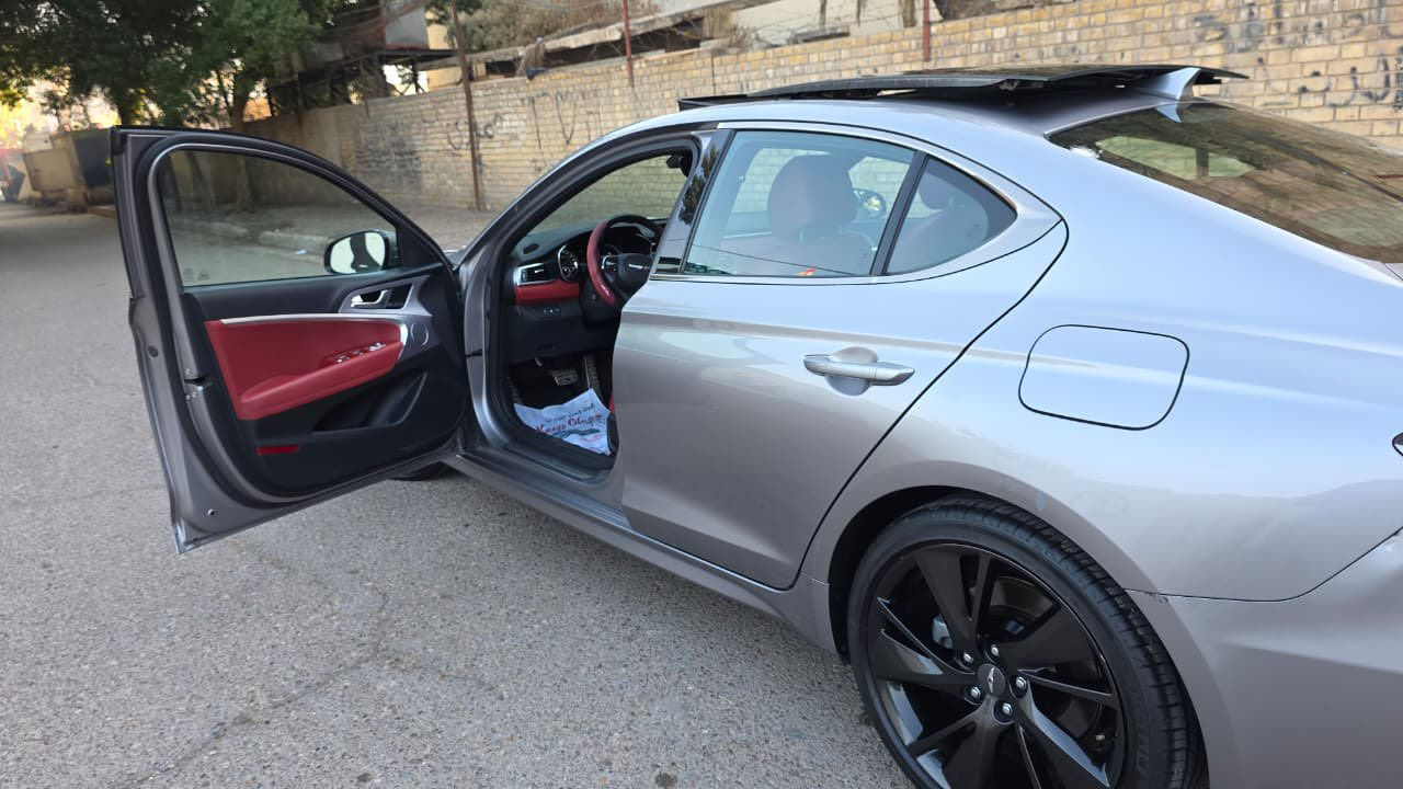 السلام عليكم
للبيع او مراوس باقل منها

🚗 للبيع | Genesis G70 2023 – 2.0T توربو محرك 4 سلندر

 تجمع بين القوة والراحة.

🔹 المواصفات: 1/1 

1.محرك 2.0 لتر توربو اقتصادي وقوي
جير أوتوماتيك 8 سرعات

2.دفع خلفي (ثبات عالي وتجربة قيادة ممتعة)

3.شاشة وسطية كبيرة + Apple CarPlay

4.كاميرا خلفية + حساسات أمامية وخلفية

5.تشغيل بصمة + دخول ذكي

6.مقاعد جلد فاخرة لون أحمر

7.تبريد وتسخين 4 مقاعد

8.تبريد وتسخين المقود

9.فتحة سقف ( بانوراما)

10.تحكمان استيرن كامل

11.أنظمة أمان: مانع انزلاق + مثبت سرعة + تنبيه تصادم

🔹 تفاصيل السيارة:

1.وارد أمريكي 

2.الممشى: 32,000 كم

3.رقم بغداد تحويل مباشر

4.💰 السعر: 218$ ورقه 

5.📍 الموقع: بغداد

اخوان السياره جاهزه بدون اي نقوصات والسياره داخل احمر بلادي السونار مرفق مع الصور  مع رقم الشاصي
الحادث بدون دواخل لاشاصي ولا لغد ايرباك استيرن وراجع بلادي
واي استفسار اني حاضر

***********

***********

( محمد الصعب )
