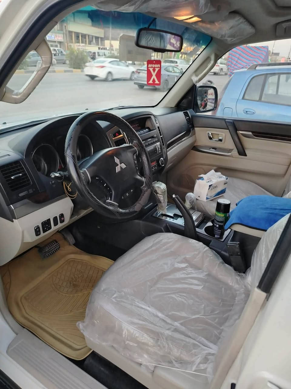 سلام عليكم باجيرو 2015 مكفوله كفاله عامه حتى الدعاميات بأسمي تحويل ثاني يوم ماشيه 92 حقيقي السياره جديده بمعنى الكلمة ومامتعوبه جاهزه ماعايزه شي مكان السياره بابل الحله الشراي يتصل الرقم *********** مكلف بالنشر رجاءََ
