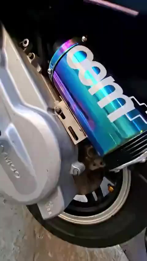 السلام عليكم دراجة كامكو للبيع كفرات أصلية مزودة ماكينة بلادي مبرغي، ما مفتوح بوشا.49 السعر مليون واللي يأخذها ما يخسر ***********
