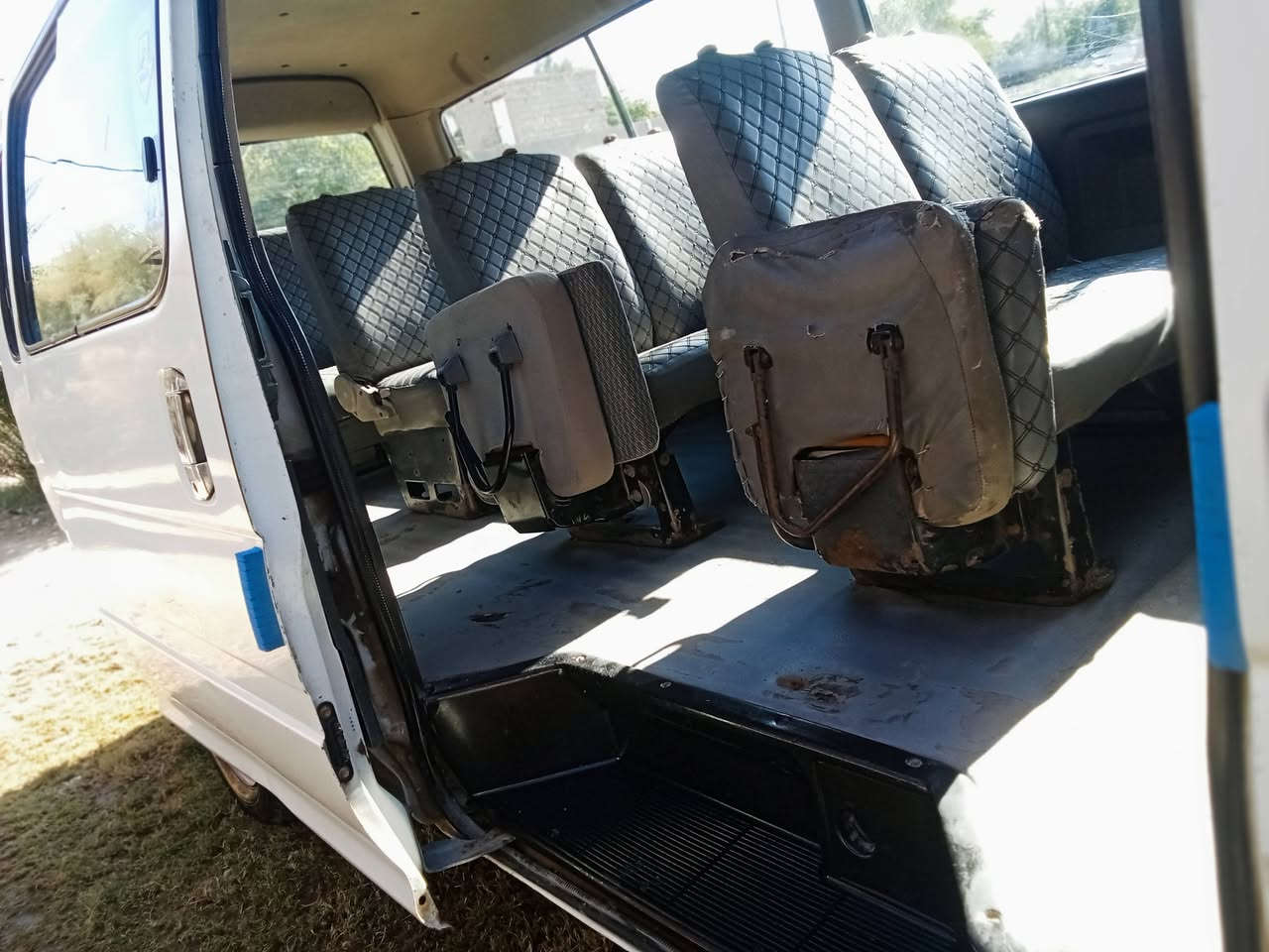 سلام عليكم اخوان سياره H للبيع مكفوله من الضربه القويه و الصبغ و تخم تاير ، حداديه ، رقم انكليزي ، مداور ثاني يوم  
السعر 77 وبيها مجال اتصال على الرقم 
***********
