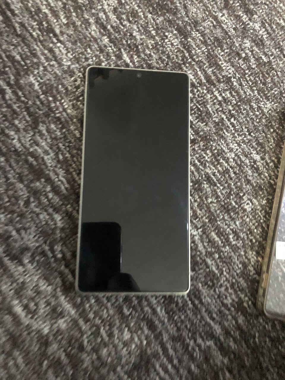 سلام عليكم اس 25 لتره البيع ذاكره 512 سعر مليون و 350 بيه فطر بل ضهر فوك الكامره الكامره مابيه شي شغله بس ضهر طكه قليه 
***********
