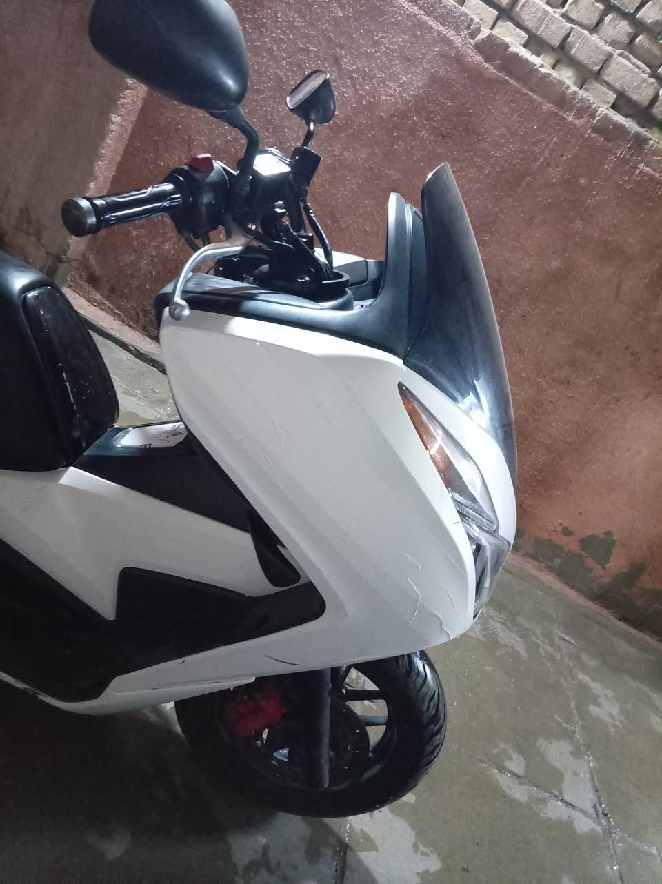 فورزا ٠١٢للبيع دراجة مدفوعة كمرك اوراقها كاملة قرصها موجودمكفولة بس نقص جاملغ سماعات مكينة ما مفتوحة السعر ١٢قفل الرقم ***********
