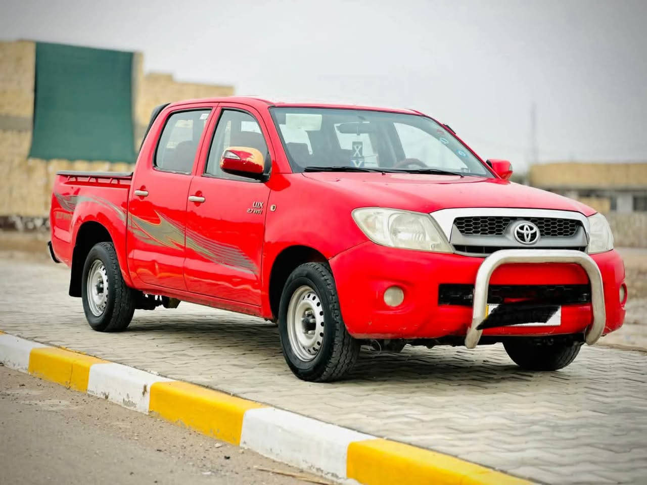 تيوتا هايلوكس مديل11مكفوله كفاله عامه سياره خير من الله لاتبخير ولاتنقيص ومحرك مامفتوح شرط سياره جاهزه من كلشي رقم انكليزي للستفسار ***********
