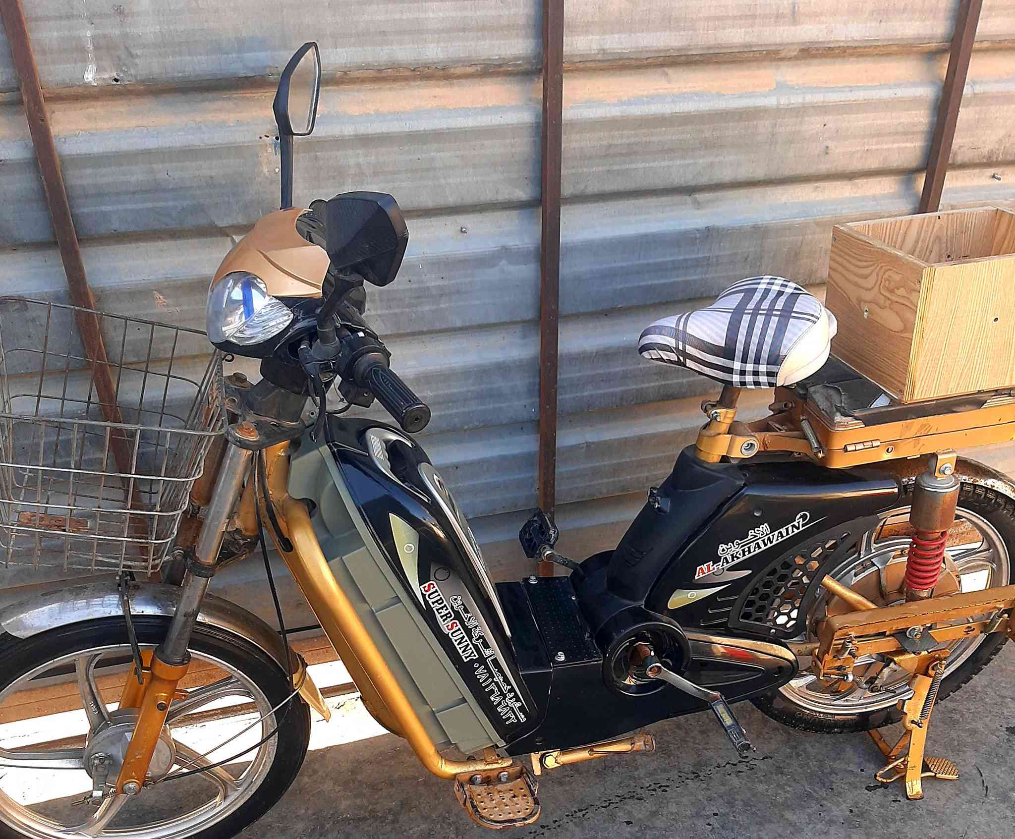 سلام عليكم موطور جديد اخوين لبيع كلشي شغال بي مثل ماواضح بل صوره بطاريات جديده كهربايات شغلاه كلشي بدون متروح تفحص او تريد تفحصه اليعجبك سعر 350وبي مجال شي بسيط عنوان فلوجه حي العسكري قرب جامع سيدنا الحسن اتصال على الارقام التالية +***********  ***********
