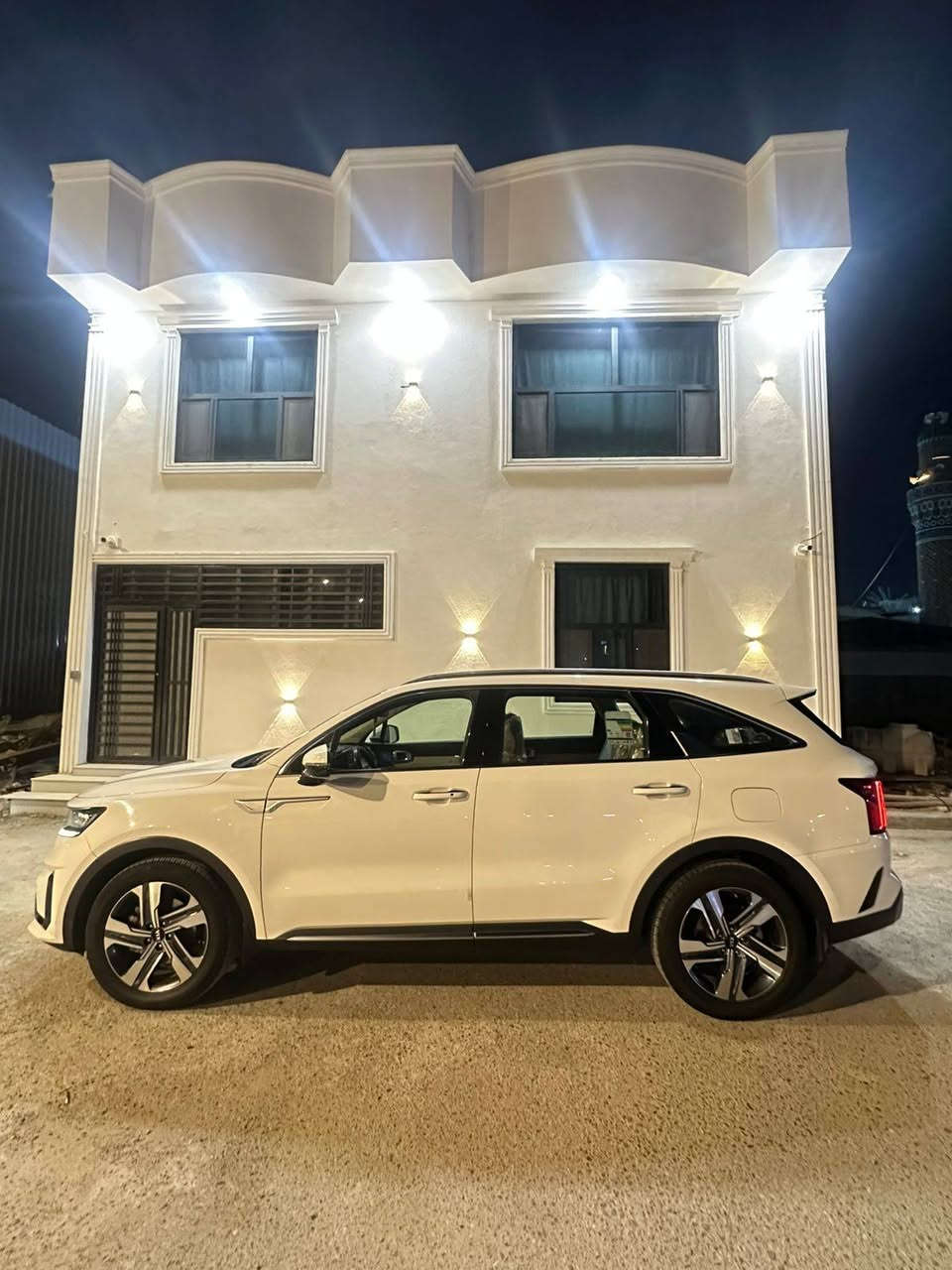 السلام وعليكم
سورنتو 2021
السعر /// 248 بيها مجال بسيط
***********
رقم اربيـل بأسمي الجديد 
مكاني بغداد
المواصفات
بصمه + بصمه ابواب 
تشغيل عن بعد 
6 سلندر 
7 راكب 
شفتات مقود 
جنطه كهرباء 
كشنات كهرباء 
مري شفط 
كامره خلفيه دواره 
حساس امامي وخلفي 
شاشه 
تبريد بيانو  
اوتو هولد
مود رايف
برد خلفيه
3 قطع تبريد 
اشاير بالمري
