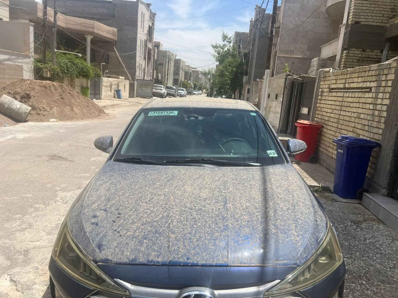 سلام عليكم من رخصة ألادمن 
النترا وارد امريكي 2020فوللل السيارة .رقم اربيل جديد 
 بسمنة تحويل ثاني يوم .
مواصفات السيارة 
فتحة سقف
بصمة 
تحكم مري 
نضام ترحيب
مثبت سرعة 
ويل كب 
السيارة كلش نضيفة كلين بدون قطرة صبغ السيارة ليبل واحد 
بس بيها بارد بل بنيد شي بسيط والجمالغ وحادثها مرفق بل صور 
ماشية 68
مكان السيارة بغداد الدورة 
للاستفسار
***********
