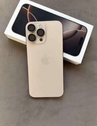 16 برو ماكس دبل za بطاريه 100 نضافة 100 غراض كامله سعر 1475 واتس 07730...