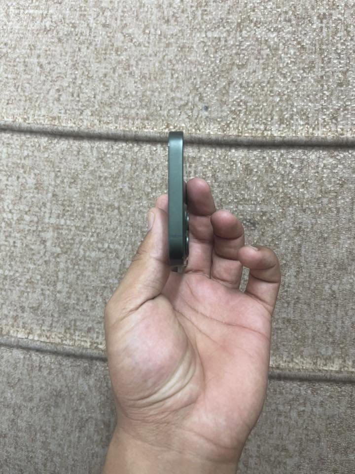 السلام عليكم أيفون 13عادي بلادي نضيف الذاكره 128و البطاريه 79الجهاز وتر السعر 400وبي مجال البكان بغداد الرقم ***********
