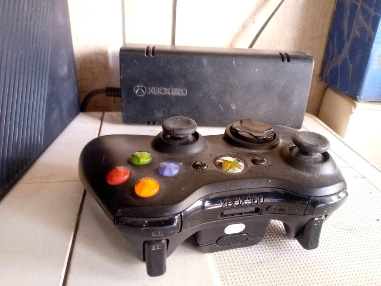 Xbox 360 . Super Slim .
هارد ٢٥٦ . الجهاز لوك وضع الشركة .
للتواصل . *********** .
