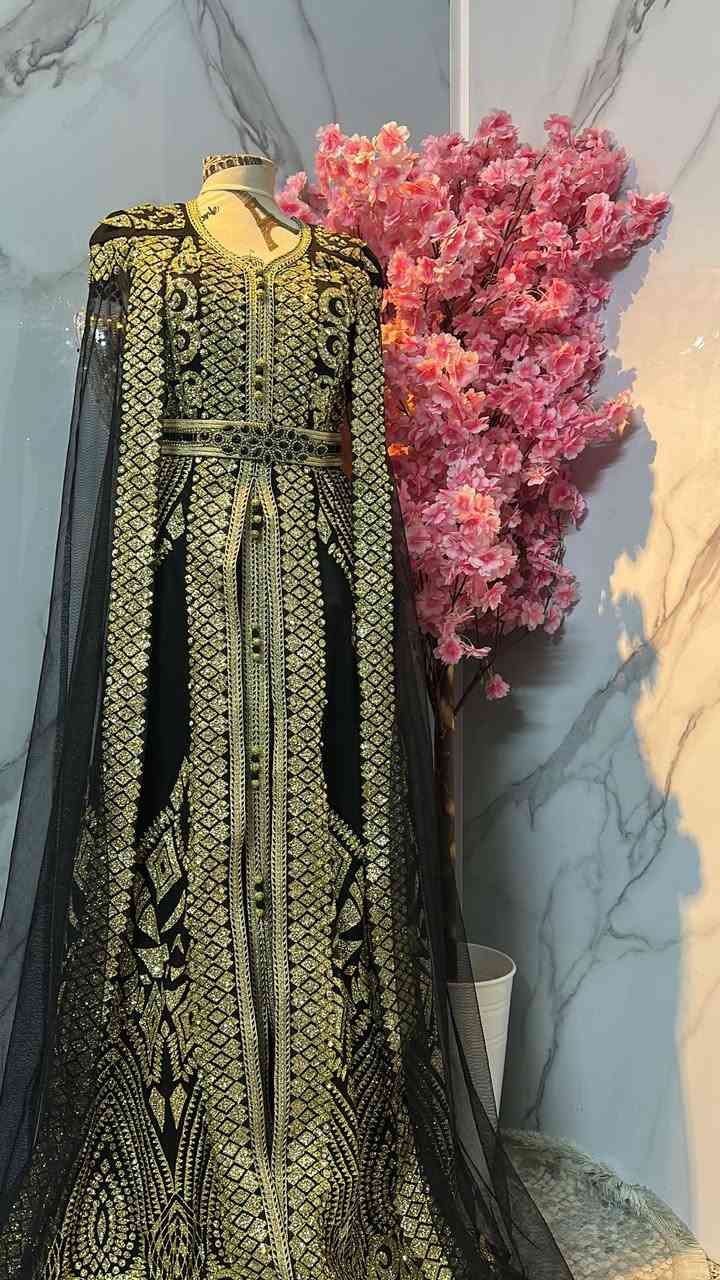 ٤٠/٤٢ ملبوس مرة وحدة
ماخذتة ب١٥٠ 
اريدة ب٥٠


**إذا كنت صاحب هذا الإعلان وتريد حذفه لأي سبب، رجاءا أرسل رسالة إلى الدعم الفني**