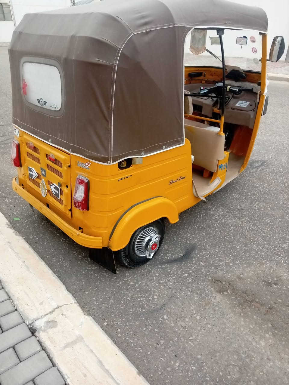 مرخصت الادمن تكتك 19شهر ا10 اوراق المصطفى اصولي وبسمي تحويل مباشر كبل بسمك تكتك معمره صبغ عام للجماليه مكفوله من الضربه ومكفوله من الطخه عده المذكور بلفيديو تكتك مكينه كير اكسل مكفولات بيها مكينه مال 20مجفته وبعدها ع السحك ناعمه لا صوت ولا وحيف بيها تراي يخبل الدراجه جاهزه ع اخر حبايه جادر جديد دوشمه جديده كاعيات سبع قطع اصليات كبات ابو الطير اصلي تخم تاير جديد كهربائيات كلها شغاله خاولي اسهم جمبزه فول لايت زنون سكنات جدد خلفي وامامي ما بيها كل نقص (سعرها 4600 مكاني كربلاء العسكري)(***********)الشراي يخابر خاص ما جاوب ولا تعليق
