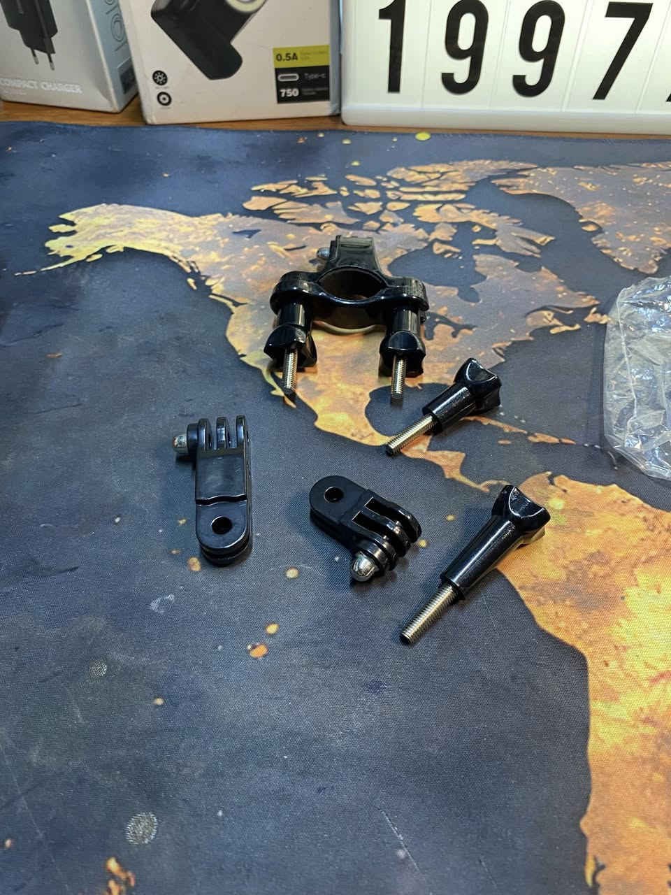 حامل كاميرات مغامرات على مقود الدراجات 
متوفر 24 سيت 
سعر السيت الواحد 2 الفين 
اذا شلع 45 الف 
متوفر توصيل جميع المحافضات 5 الاف


**إذا كنت صاحب هذا الإعلان وتريد حذفه لأي سبب، رجاءا أرسل رسالة إلى الدعم الفني**