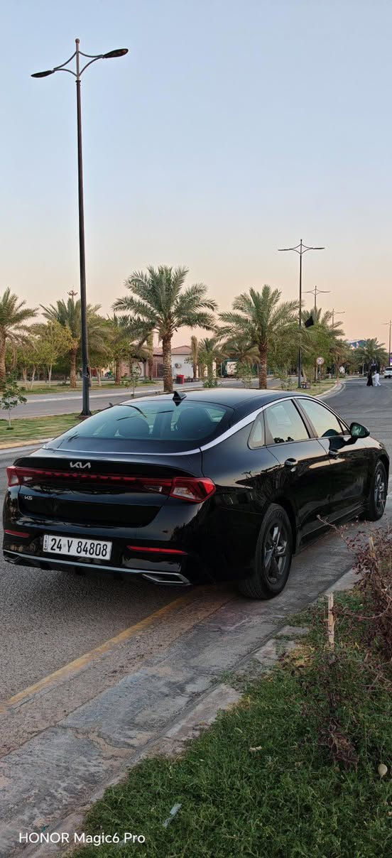 سلام عليكم
K5 2023
  بصمة تشغيل بصمة بيبان بصمة صندوق تشغيل عن بعد كشنات حرارية هند بريك بصمة أوتو هولد إطفاء ذاتي شاشه كبيرة  متصله وبيه بعد هوايه مواصفات
ماشيه 34 الف ميل
حادثه فقط بنيد فقط مكانين شخط مكحل ورصعه بسيطة بالصندوق
سعره جدا مناسب 138 وبيه مجال
***********
