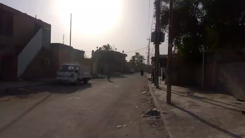 السلام عليكم رمضان كريم عليكم قطعه للبيع مساحه 200م موقع حلو للسكن كامل الخدمات ومدارس ومستوصف وأسواق سعر 28مليون ***********
