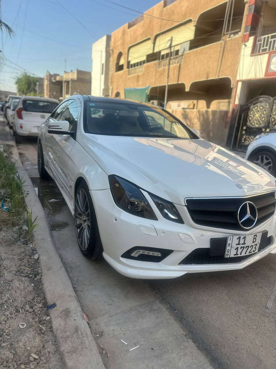 السلام عليكم 
للبيع او مراوس 
مارسدس E350 موديل 2011
فول مواصفات 
محرك 6 سلندر تنفس طبيعي المرغوب
كير محرك صدر جديد تايرات تو سايز وياله AMG ماشيه 148 الف 
السياره امريكيه حادثها سرقه وياله 
هنا بالعراق انطخت عندي بالجامع الامامي الأيسر ضربه خفيفه 
العنوان بغداد حي الإعلام 
*********** بغداد, العراق
