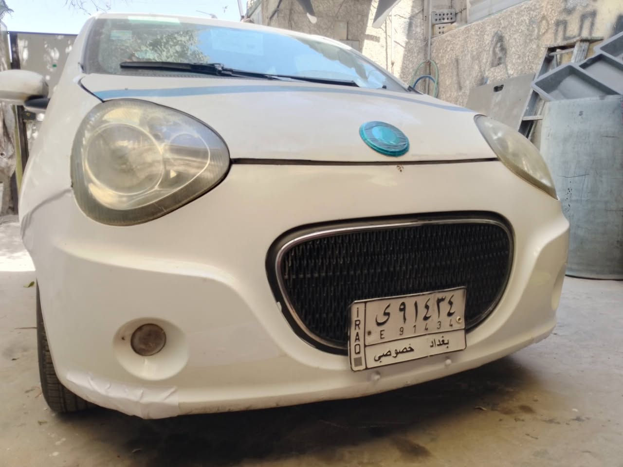 السلام عليك بأنه موديل 2013 مال مصرف سياره تخم تااير جديد حداده خلفي أمامي جديد كهربائياتهة كلهة شغاله بيبان تتقفل سنتر لوك سياره مكفوله من لضربه ولكص مابيهة صبغ بس قطعه وحده سياره مال جناي الف عافيه لتصير من نصيبه سعرهة مناسب السعر 25 وبيهة مال عنواني بغداد التصال ***********
