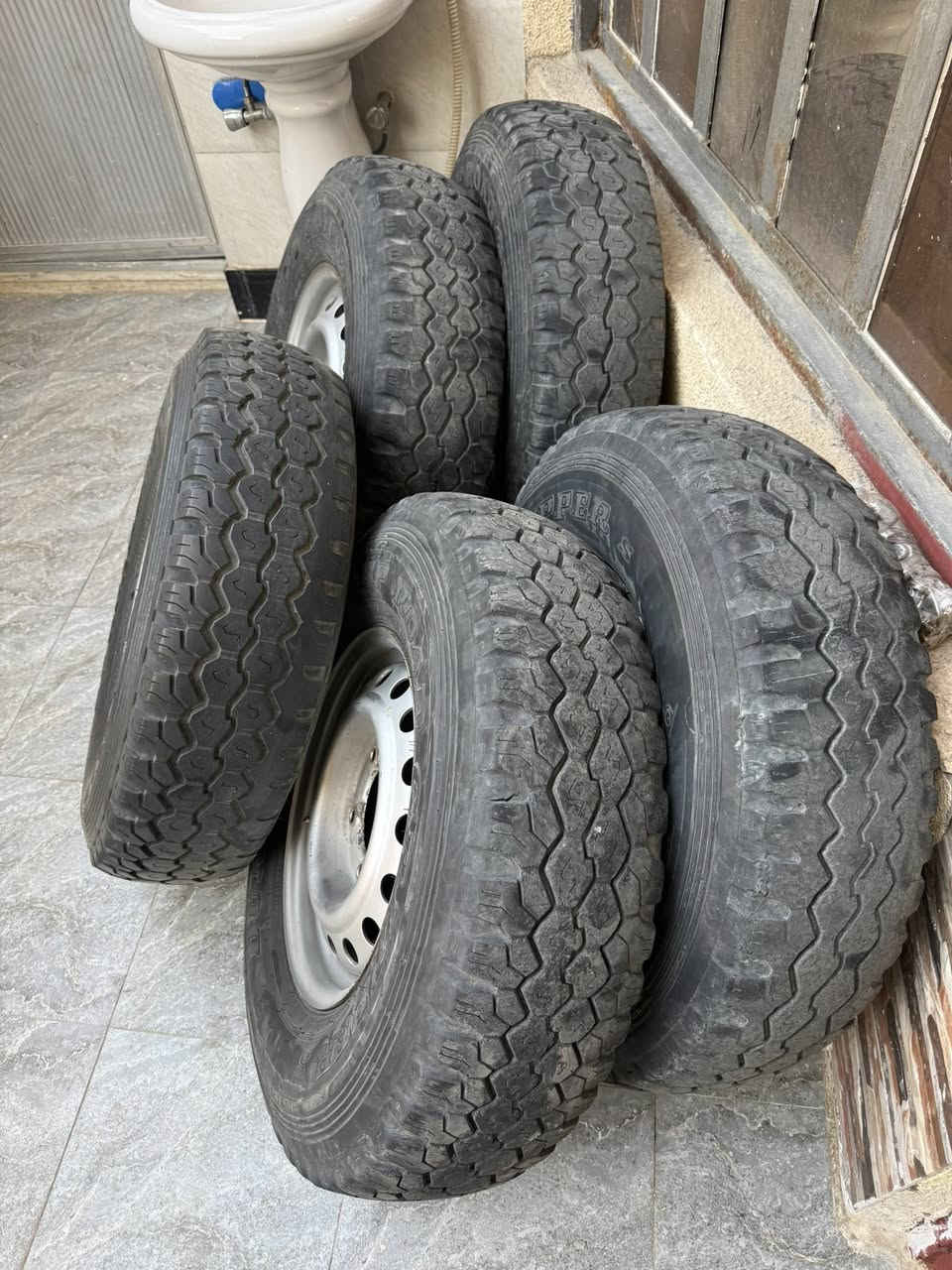 السلام عليكم تخم تاير مع سبير دنلوب مع ويل نضافتهن 65‎%‎ 
R16/85/235
مكانهن بغداد الكرخ 
***********
