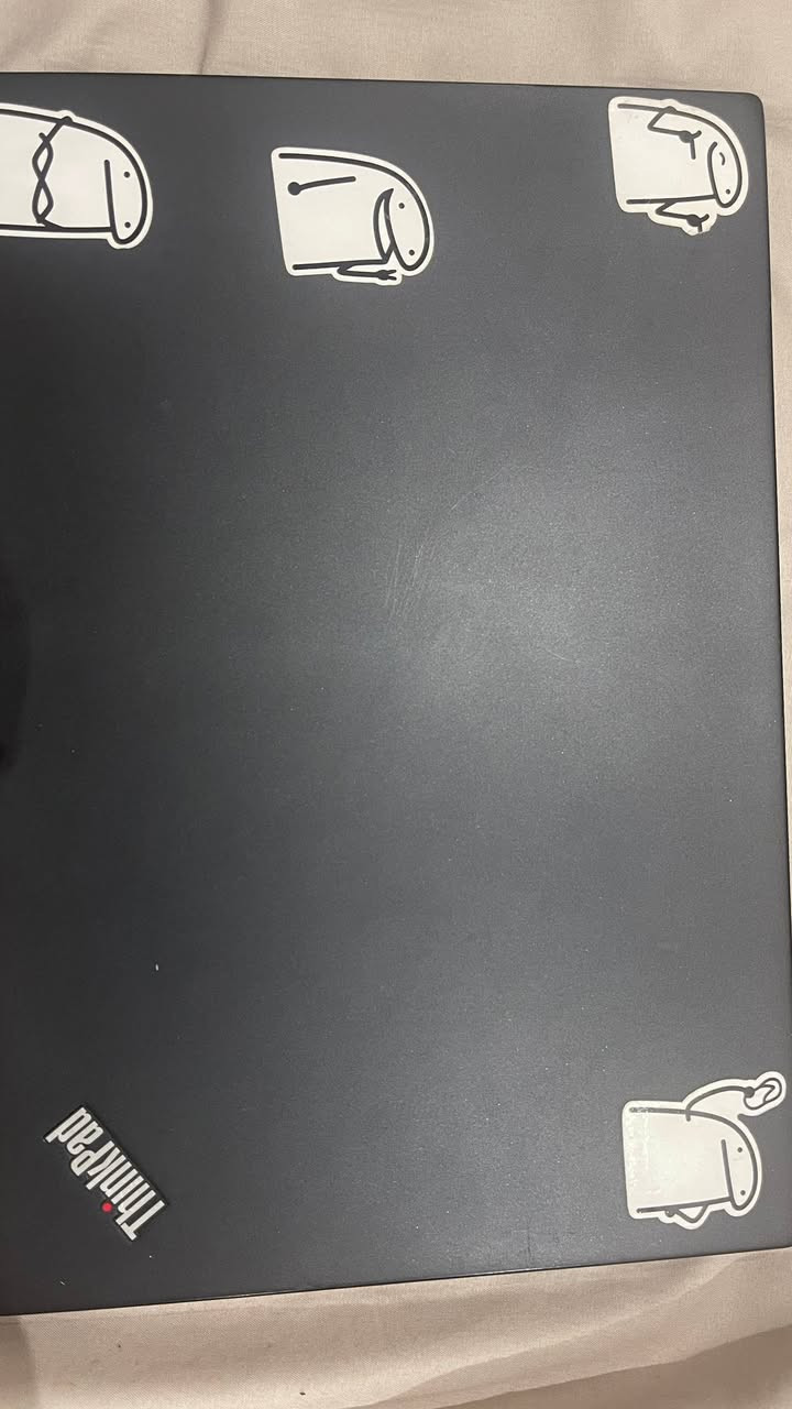 لابتوب lenovo thinkpad t14s
مستعمل نظيف المواصفات بالصورة 
بس زر الانتر طاير بس يشتغل 
السعر 410 وبي مجال بسيط
للتواصل 
***********
