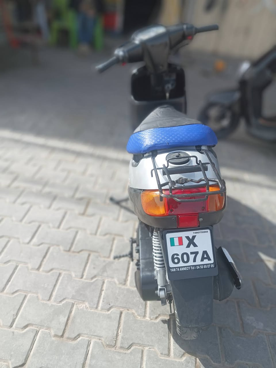 سلام عليكم للبيع
دراجه بطه مجفته مره وحده دراجه كامله 
كهربائيات شغاله وسلف بس باتري دراجه خير من الله 
مكان كربلاء امن الداخل شارع سيد محمد 
السعر الستفسار على هاذه الرقم ***********
