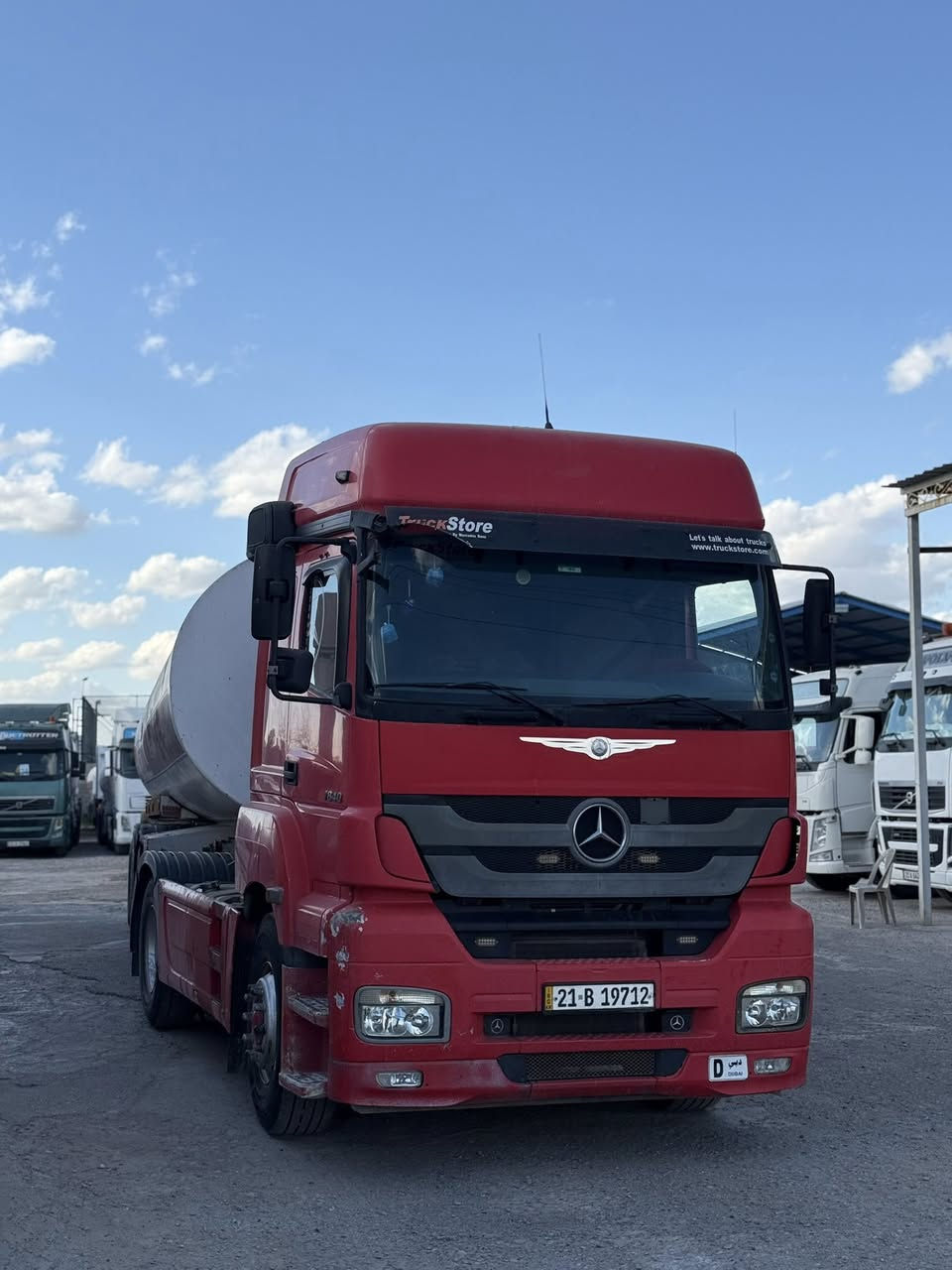 السلام عليكم 

للبيع اكسور صهريج 

موديل 2005

كير عادي

حجم المحرك 1840

نوع الصهريج:شاكر حداد

موديل الصهريج:2014

مواصفات:ريتايدر ماء 💦 

ثلاجه داخلية 

صوناج+GPS+تصريح امني

اوقات الاتصال من ساعة 9:00صباحاً
الى 8:00مساءً

***********
***********
السياره موجود في معرض عادل 
عنوان كركوك مقابل جسر واحد حزيران
