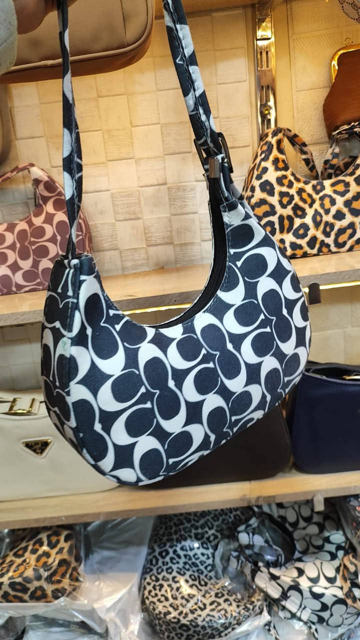 سعر الجنطه 6 الاف توصيل،5جميع المحافظات واذا حجزتو من 5 قطع فما فوق توصيل مجاني


**إذا كنت صاحب هذا الإعلان وتريد حذفه لأي سبب، رجاءا أرسل رسالة إلى الدعم الفني**