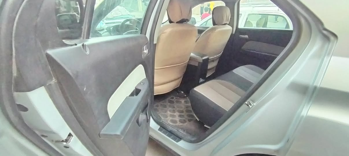 شوفرليت ايكونكس ١١ محرك كير تبريد مكينة ٦ سلنر بسمي رقم انكليزي صبغ  احزام السعر ٨٥ بيه مجال مكان السيارة حي العامل ***********
