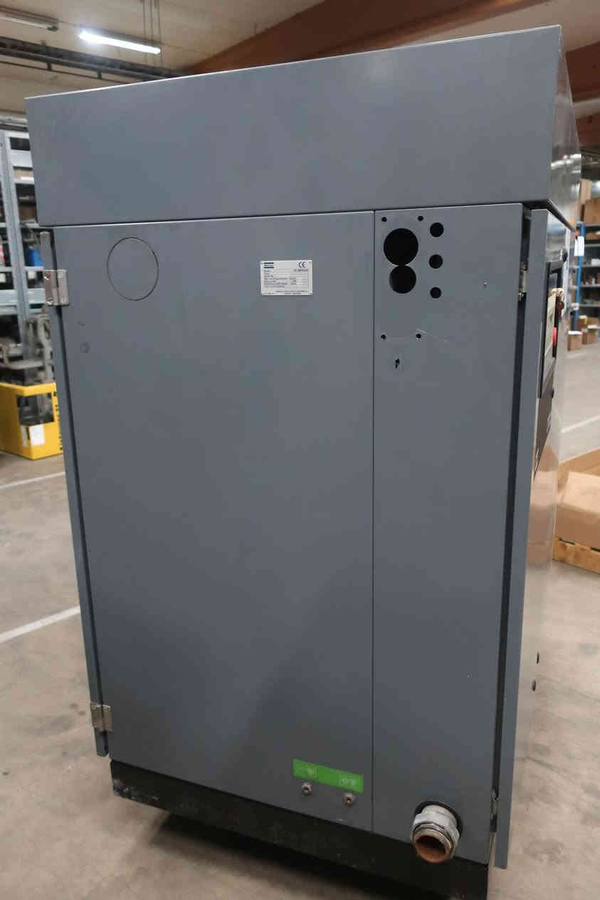 السلام عليكم  يوجد لدينا كمبريسر هواى اويل فري  من شركة أطلس 
صناعة اوروبيه  🇪🇺 
Atlas Copco ZT22 
Bar 7,5 
Motoreffekt: 22 kW

العنوان النجف الاشرف 
البوحداري عمود ٤٠
WhatsApp ***********
