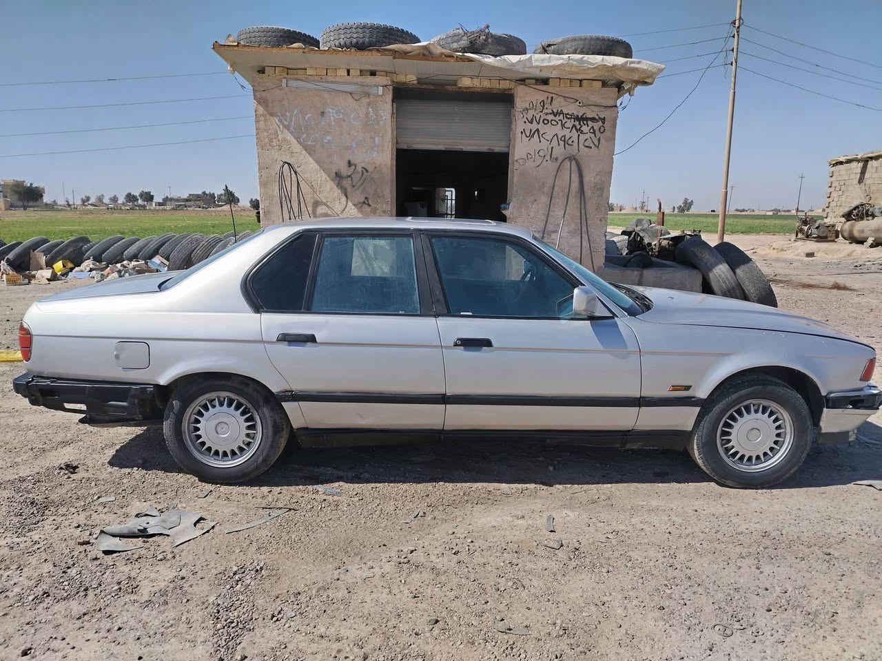 السلام عليكم ورحمة الله وبركاته
للبيع او مراوس بي ام دبليو 735 رقم انكليزي بسمي تحويل مباشر شرط كير ومحرك تخم تاير حدايه شرط سياره خير من الله مكان الكرمه
السعر 45 وبيه مجال لطيبين
الاتصال او خاص
***********
