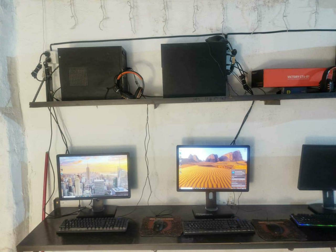 السلام عليكم تعزيلة محل حاسبات عدد 4 وبليات عدد 2 وياهن شاشاتهن وكل ملحقاتهن للاستفسار *********** مكان الدورة
