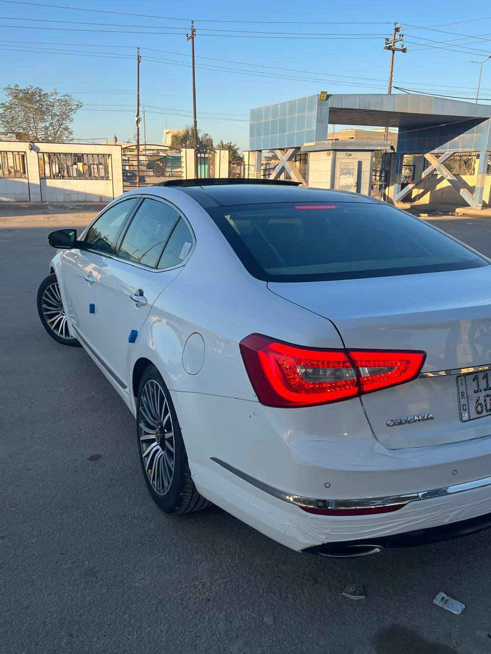 سلام عليكم ورحمه الله وبركاته
اللا عشاق جديد ول نضيف فقط 
كيا كادينزا 
موديل 2014
محرك 3500– 6 سلندر 
ماشية 180  :::الف كيلو حقيقي استخدام بيت
رقم بغداد الدولي هزه وسنويه  ابسمي شخصياااااااا 
مكفوله كفاله عامه حته من رصعه شرط سياره نضافته 💯 
السيارة جاهزة من كلشي بدون اي نقص 
المواصفات✅ فول لفول
-تشغيل بصمة مع بصمة الابواب الامامية
داخل  لونين  ملكي VIP 
-انارة بالمرايات والابواب
 الامامية
لايت عالي ناصي زنون 
زراك لايت امامي 
لد خلفي +امامي 
-كاميرا وحساسات خلفية
-بردة خلفية متحركة
-تبريد قطعتين
-تخم تاير جديد
-كشنات كهربائية جلد تدفئه
-تحكم كامل بالستيرن
-شفتات ستيرن رياضي
-نظام ترحيب 
-سماعات انفنتي 12 سماعة
-اشاير مري+شفط
مري قلاب يمنه يسره 
وباقي مواصفات الكادينزا معروفه ++++++++++
صدر خلفي امامي شرط وكاله 
**اخوان بل عافيه ع ياخذه 
السياره جديده ومابيه اي عيب او نقص شرط تاريك بصره اربيل 
السعر 148
العنوان بابل طريق الدولي==
-----------------------------------------‏

‪***********‬‏
‏‪***********‬‏
مع الامنيات لكم بل رزق الحلال 
اللا كل من رفع المنشور بكلمه  
الصلاة عل محمد والي محمد
