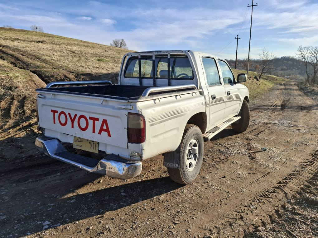 تویتاهیلکۆس مۆدیل2001ئاڕمی پلاستیکی سلیمانی بەشەرتی ئاڕموئەوەلیات وگێڕومەکینەوشانسیو دەبڵ اکسل هەموگیانی لەسەردەقی شەریکە ماوە دووپارچەی بۆیاخ چەمەلغی پێشەوەلای سایەق لەگەڵ درگای بۆدیکەی دواوە نرخی 80$معامەلە*********** شربازهير, السليمانية
