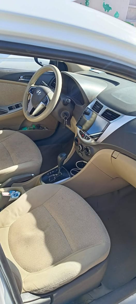 اكسنت مضلع 2011السياره فول فول   محرك 16 اصلي  شرط التحويل  السعر 115بيه مجال  صبق بس باب رش  بدون دواخل  ***********
