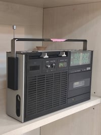 مسجل راديو للبيع شركه امريكيه جهاز جدا نضيف يوجد اف ام سحب ممتاز يوجد ...