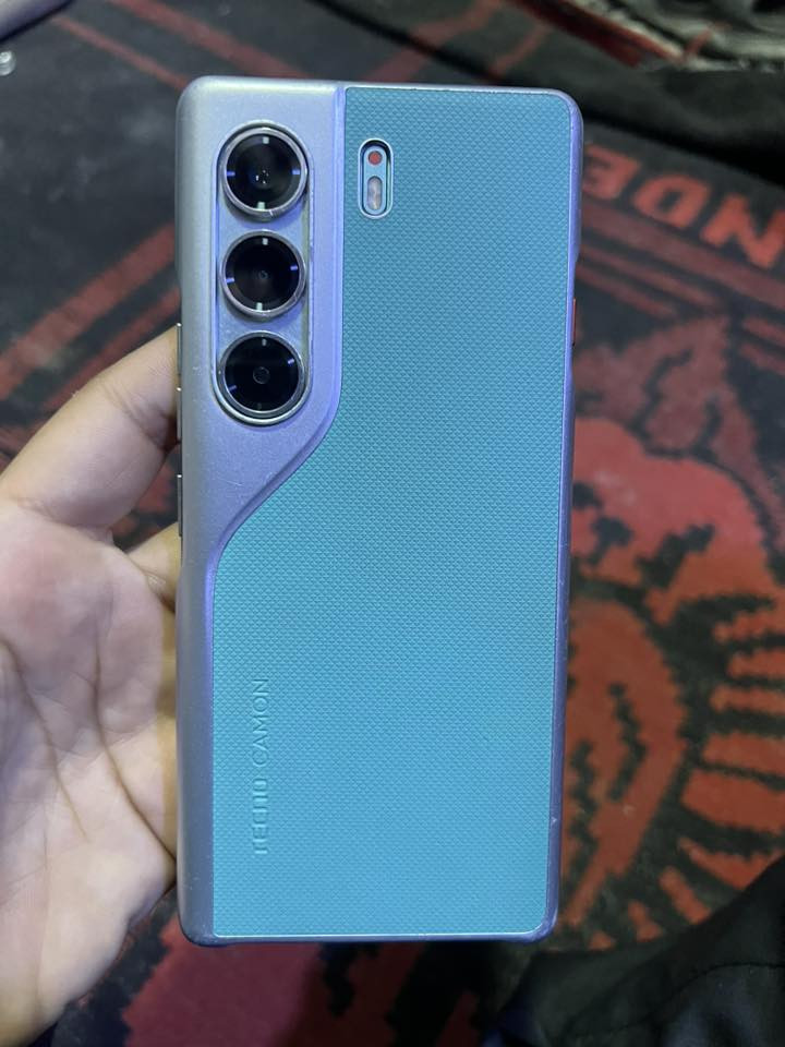 سلام عليكم
للبيع جهاز تكنو كومان 40برو 
ذاكره256
جديد نضيف كفاله عامه 
سعر 250
رقمي واتساب راسلني ***********
