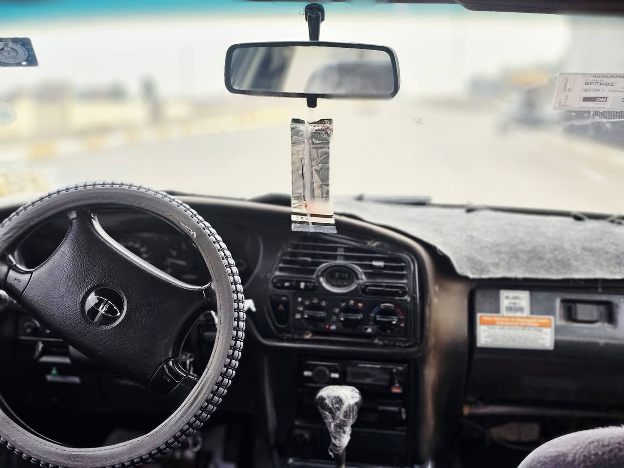 السلام عليكم.....
برنس فراشة للبيع 
موديل 1997..... الون ابيض 
رقم بغداد   .... 
سنوية لـ27 ...
محرك مفتوح ..  
كير اوتو ...
كير ومحرك خير من الله........
بدون تبريد ...
مصبوغة حزام...
كهربائيات شغالة ....
تخم تاير ...
دواخل نظيفة ..
السعر 37 وبيها مجال حك الجية .. 
مكان السيارة ديالى /بلدروز 
رقم الهاتف ‏***********
اسف عل اطاله الشراي يتصل غير متواجد عل 
فيس اتصال فقط .....
