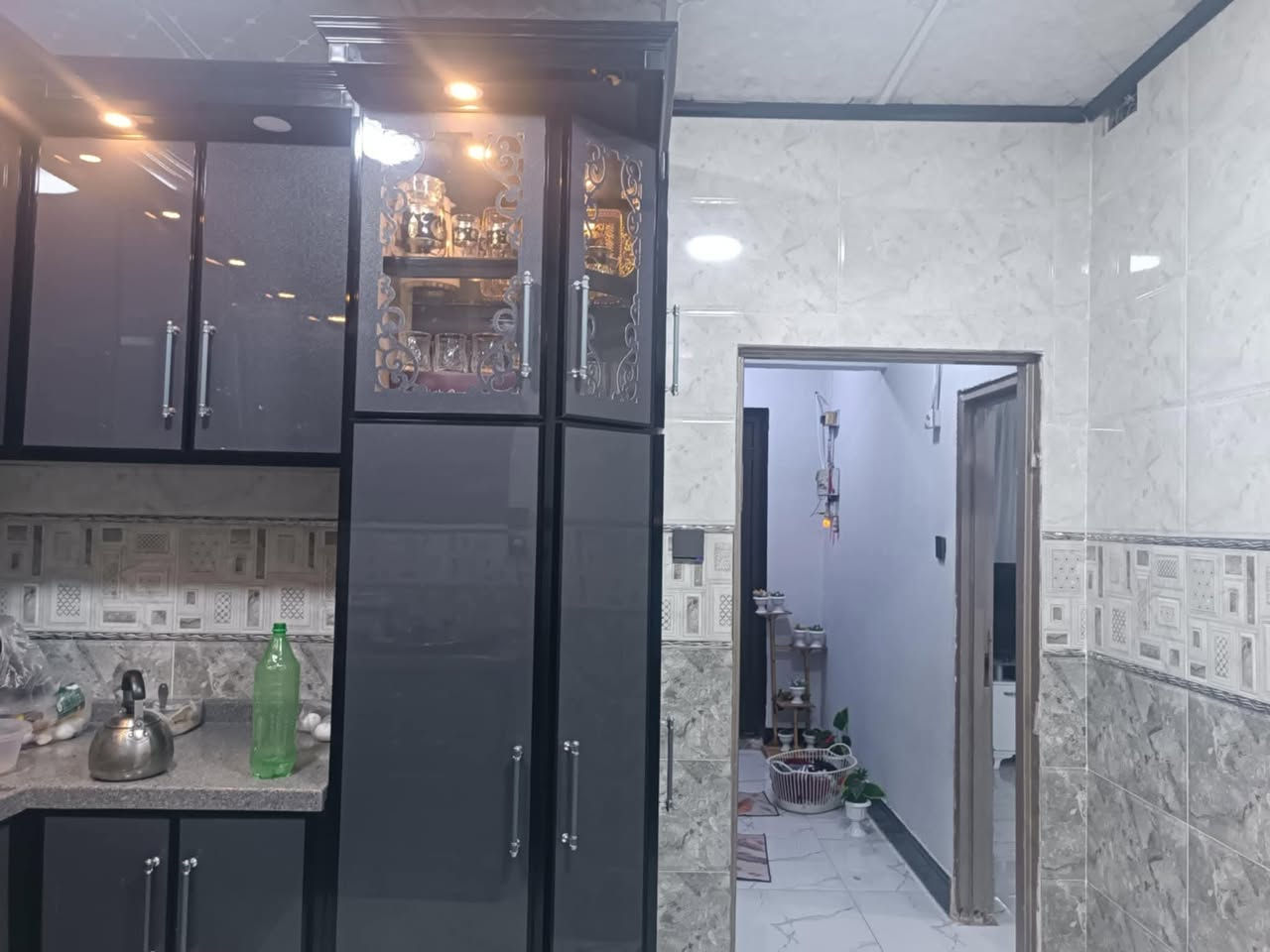 للبيع للبيع للبيع شقه منفرده مساحة ٢٠٠متر في شقق الخضراء ***********اسياء ***********كورك او مرجعة عقارات الأصدقاء ارض اليسر مدخل شقق الخضراء
