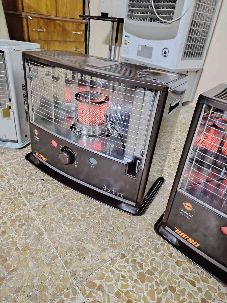 صوبات العدد ٣ نوع توربو تيتومي ياباني الأصلي شرط لاريحه ولا غاز تجي كدامك اشغلها السعر الوحده ٩٠ الف من الاخير شاري اتصل عنوان وادي حجر يوجد توصيل حسب المنطقة *********** ***********
