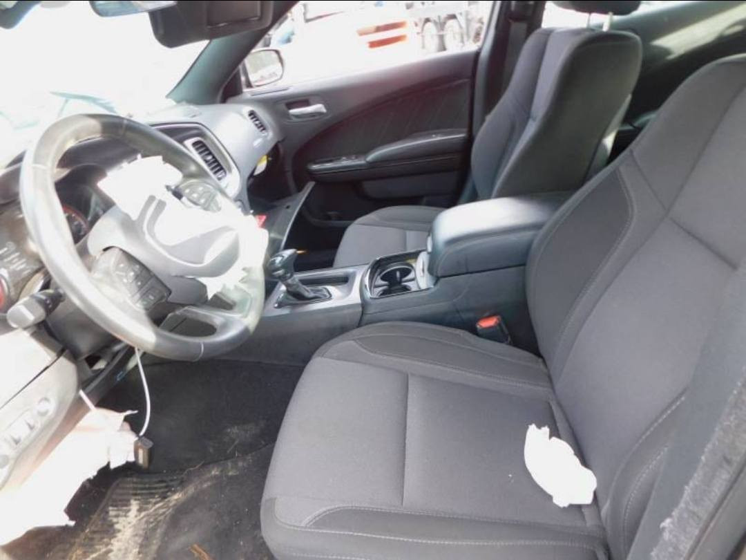 جارجر  2019 بغداد  سوداء اللون st
ماشية 88,950 كيلو  او 55,500 ميل  تقريبا  وقابل للزيادة 
الحادث بسيط لكن مبدل بنيد ودعاميه جي تي
ويل عنكبوت بلادي
كشن السائق كهرباء 
شاشة اعتيادية
كشنات مغلفه جلد احمر واسود من الداخر  وبحالة جيدة جدا
بيها طخة اسفل الباب الخلفي 
السعر المطلوب 19,800دولار
***********
