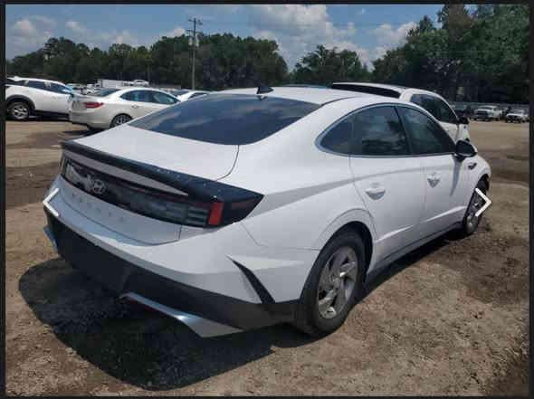 2025 HYUNDAI SONATA, SE
زيرو ماشيه ألف فقط بدون أيرباك داخل أبيض قطعه بداخل السياره حالياً بلبصره بميناء أم قصر السعر 148 بداخل الميناء 
ترهم بكتاب الشهداء 
للأستفسار ***********

