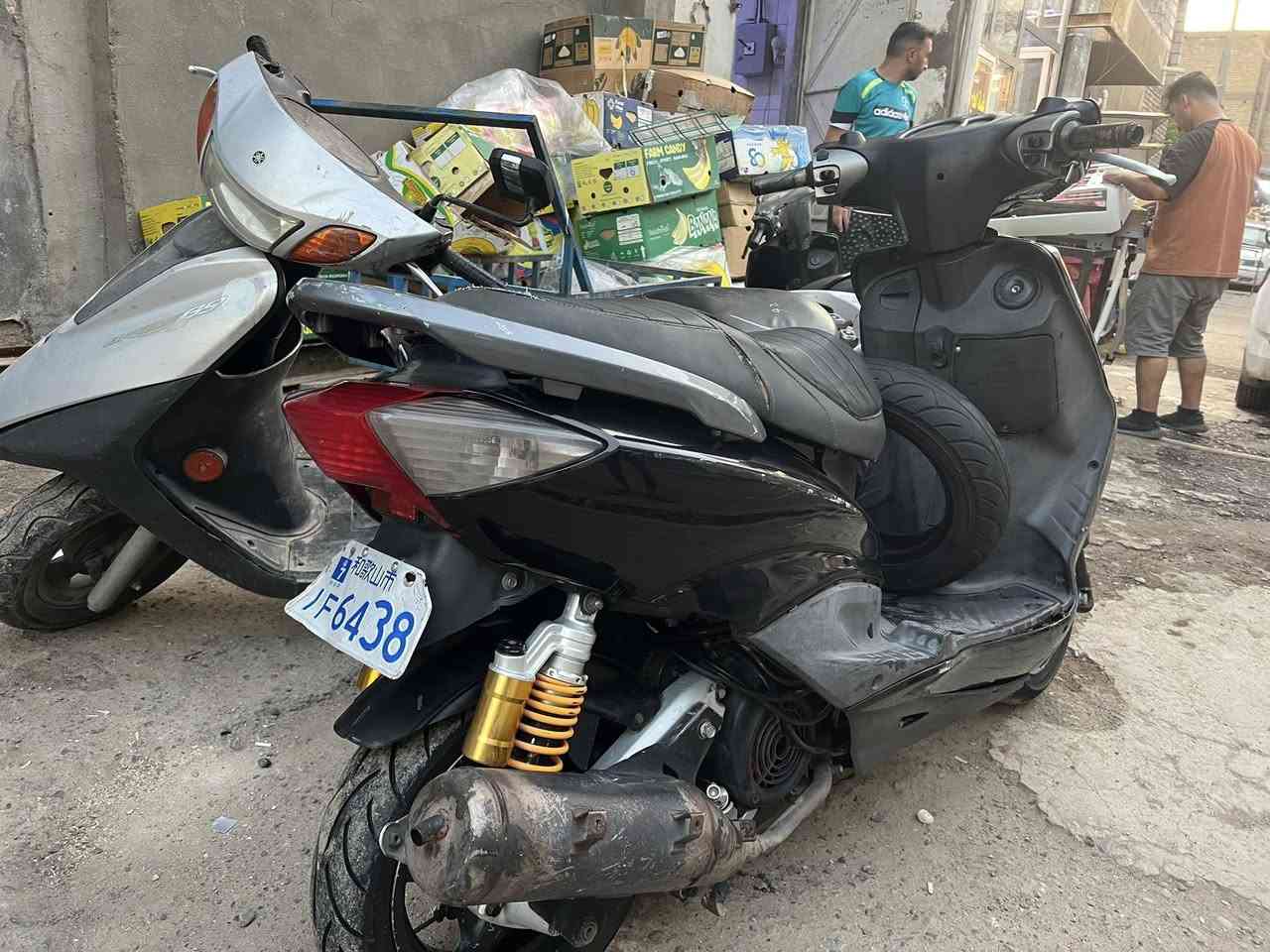 سكنز نثية للبيع نضيفة تجي وتشوفها بعينك بعد انضف من صور بيها تزويد دبلات وقبقات مال كور اربعه وبيها تزويدات خفيفه بعد متوازي عليها الله شاهد خير من الله سعر ٤٠٠ مكان بغداد الحرية رقمي ***********
