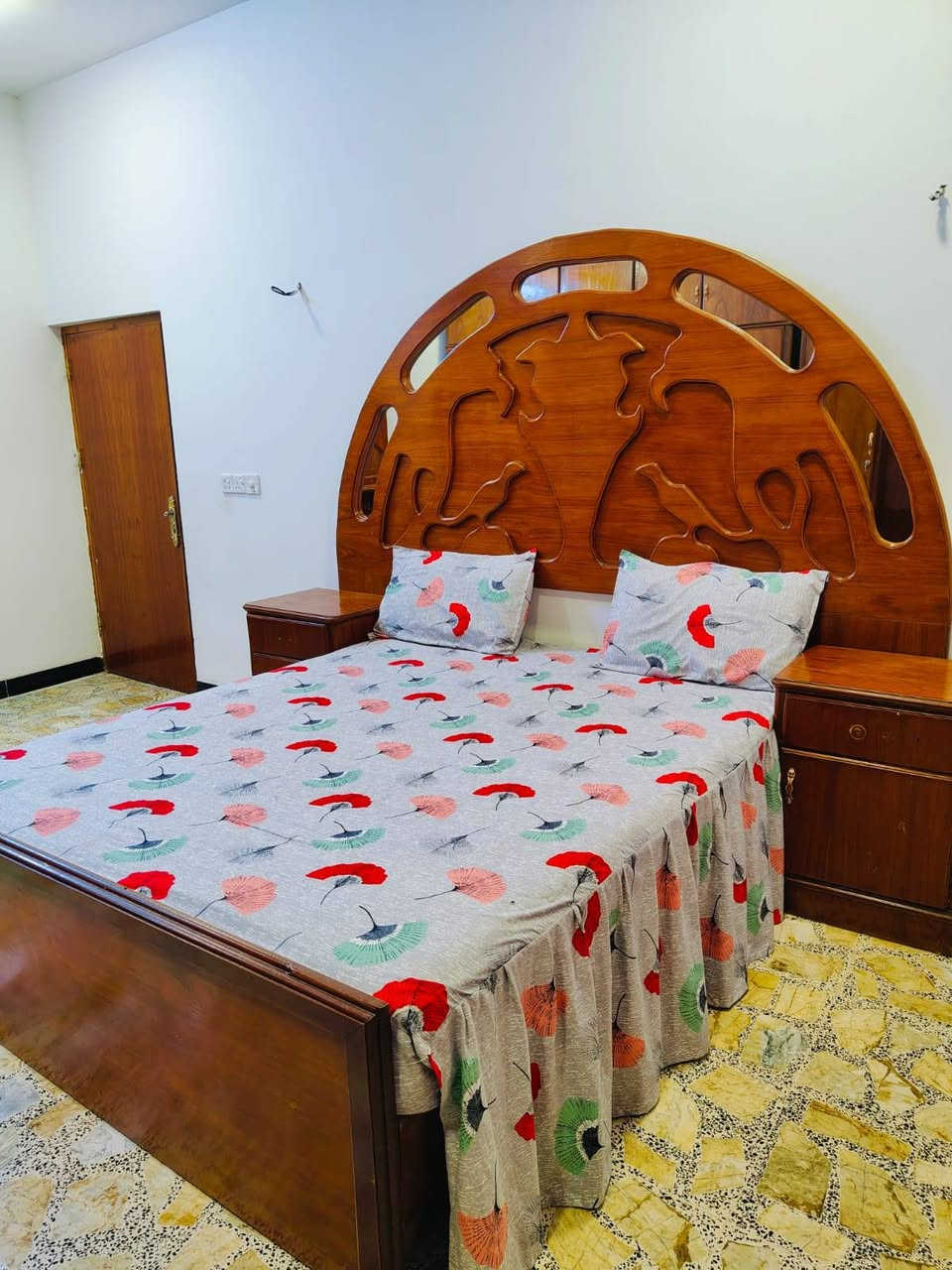 للبيــع التواصــل ع الرقـــم ***********      ***********
