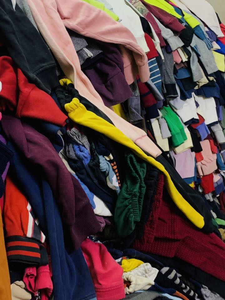 السلام عليكم بجايم من عمر سنة الى ٧ سنوات يوجد كميات كبيرة الي يدور شي يسترزق منه سعر البجامة ٥٠٠ دينار الاتصال (واتساب فقط)
***********
