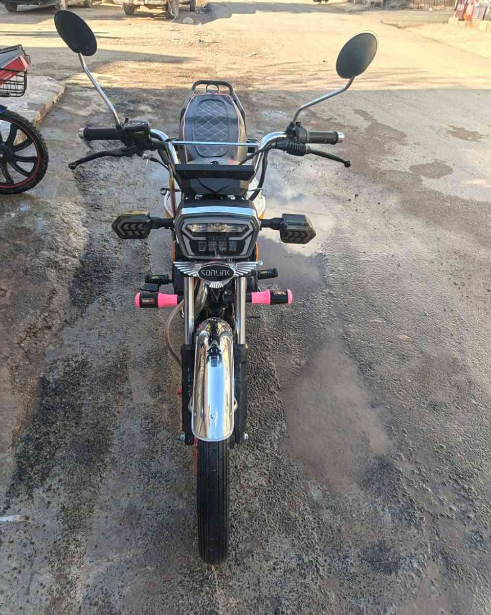 السلام عليكم سيفان سونك 2025 اوراق موجوده محرك 200cc دراجه مكفوله وجهازه مكانها ديالى جديده الشط السعر 775 وبيها مجال بسيط.***********
